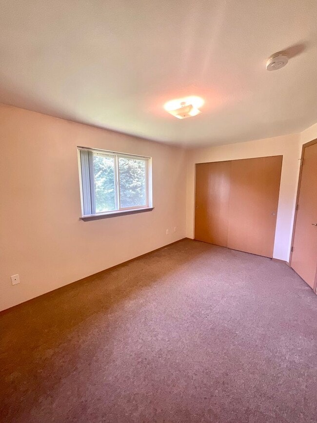 Photo - Spacious 3 Bedroom, 2 Bathroom Home!