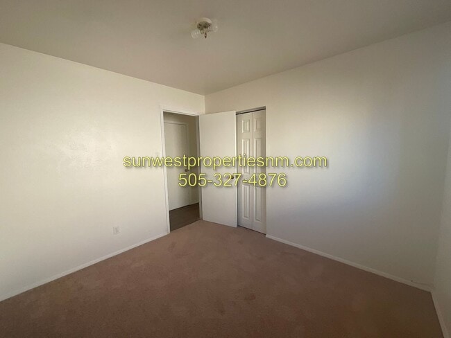 Photo - 3011 E Edgecliff Dr