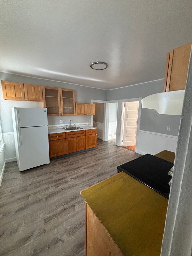 112 Pomona Ave Unit 1
