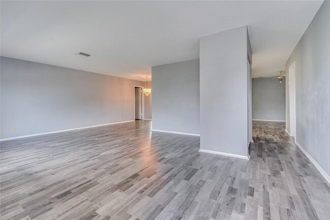 Photo - 9608 NW 67th St