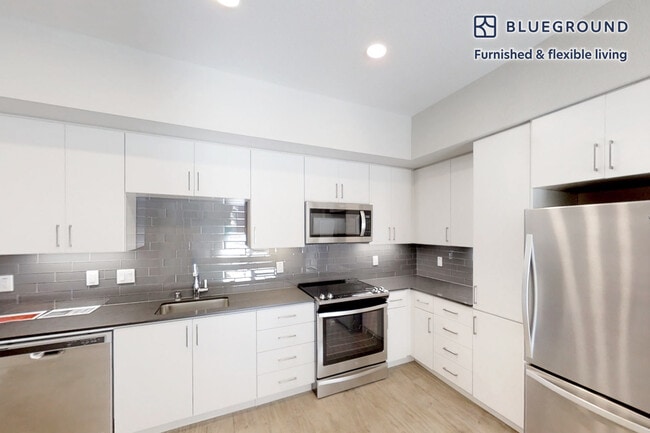 Photo - 6301 Shellmound St Unidad FL5-ID10013A