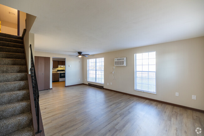 Interior Photo - 1290 Sanlor Avenue Rental