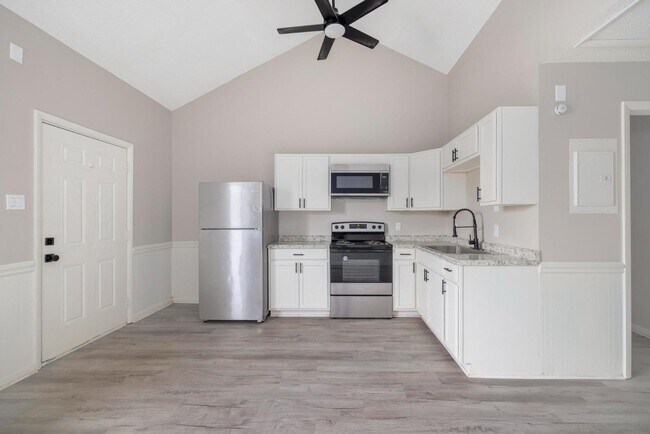 Photo - 3800 Memorial Blvd