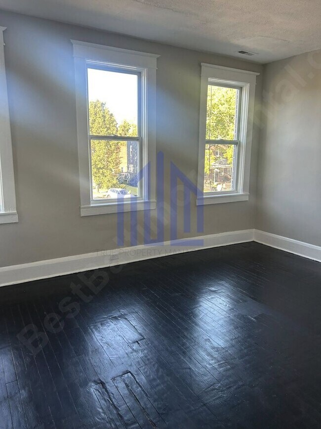 Photo - 2761 Baker St Unidad 2