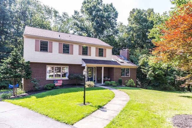 Building Photo - Beautiful 4-bedroom home located in Allison Park!