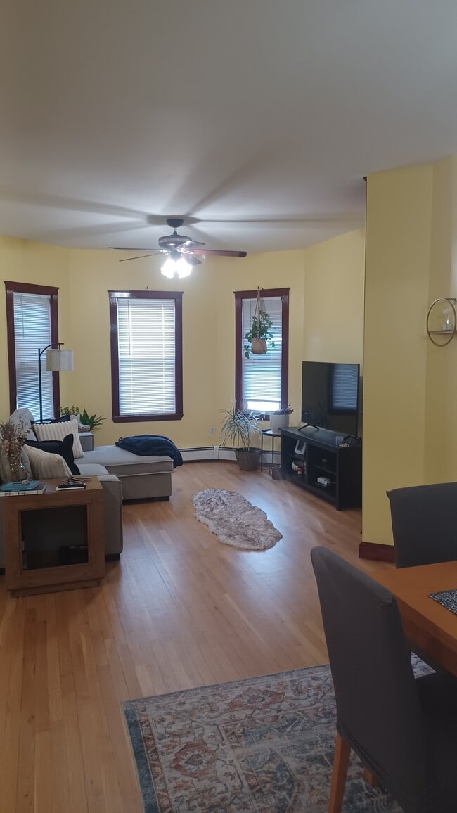 Photo - 8 Buttonwood St