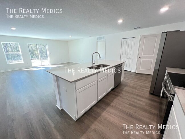 Photo - 3530 E Glenn St