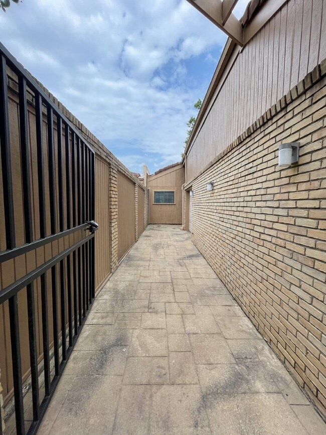 Photo - Live in the city of Panorama Village & enjoy all it has to offer: 27-hole golf course, 3 city par...