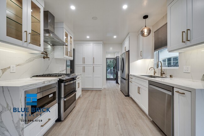 Photo - 5620 Radford Ave