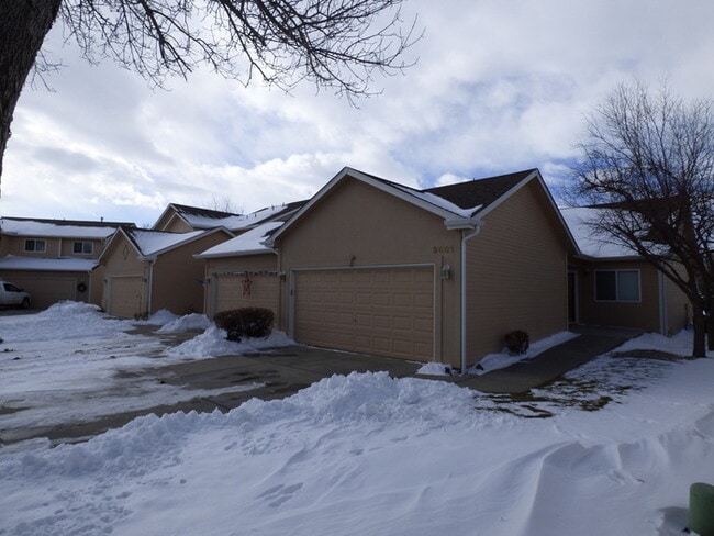 Building Photo - 2 Bedroom Townhome in Northwest Loveland