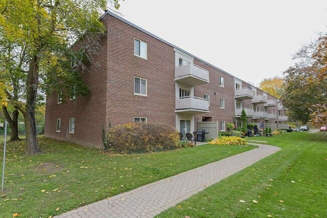 Photo - 366-368 Oxford Street W Apartments