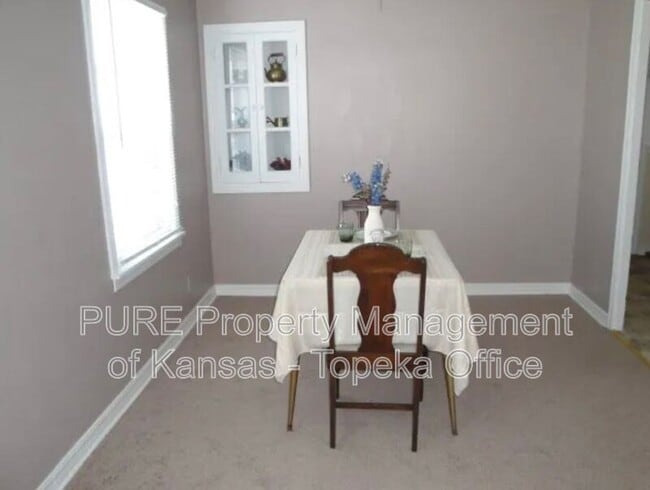 Photo - 600 SW Warren Ave