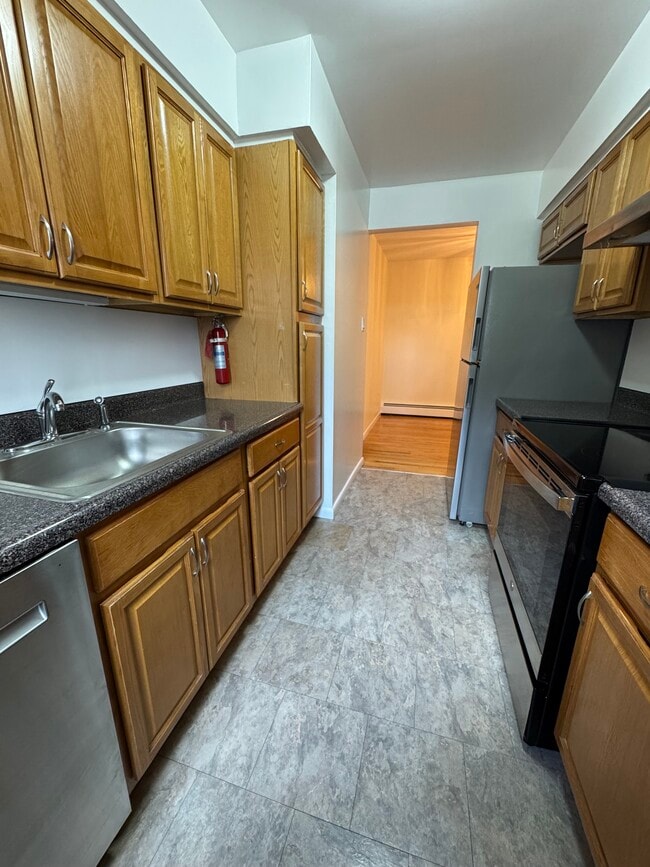Building Photo - 3202 Johnson Ave Unit Apartment