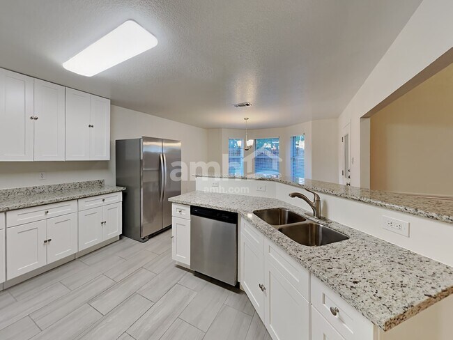 Photo - 3453 Newgate St