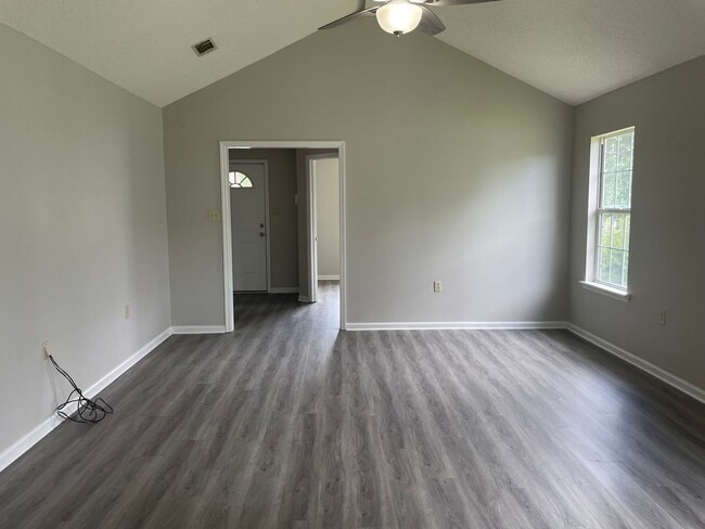 Photo - Beautiful 3 Bedroom 2 Bath Home