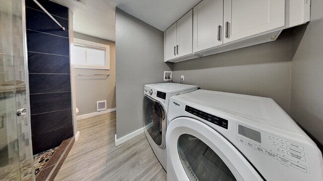 Photo - 1105 S Woodlawn St Unit 1