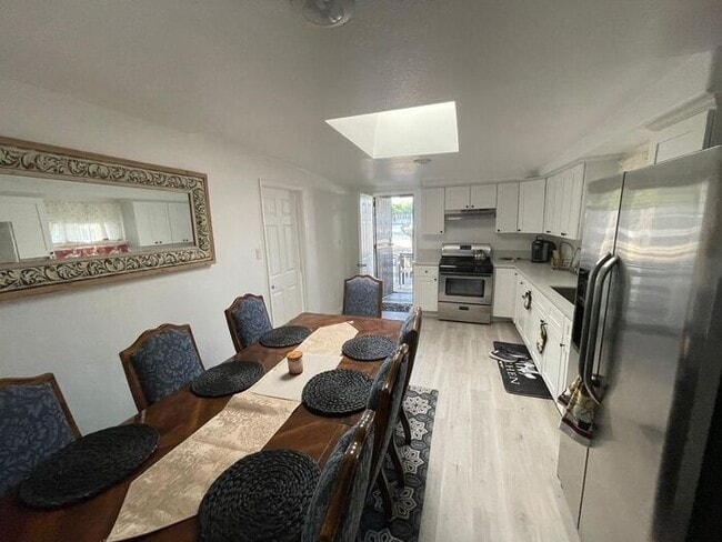 Building Photo - Fully Furnished House for Rent at 10953 Campbell Ave Riverside