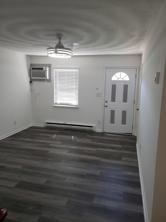 Photo - 118 Forrest Ave Unit A