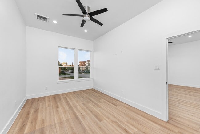 Photo - 2314 Barbee St