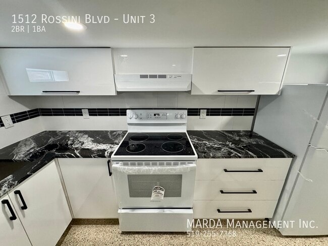 Photo - FULLY RENOVATED 2 BED/1 BATH LOWER UNIT- INCLUSIVE W/ $150 CAP Unité 3