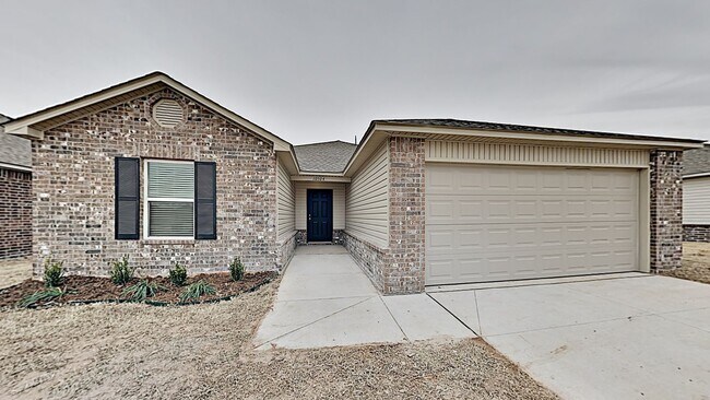 Photo - Very nice 3 Bedroom 2 Bath Home in Yukon S...