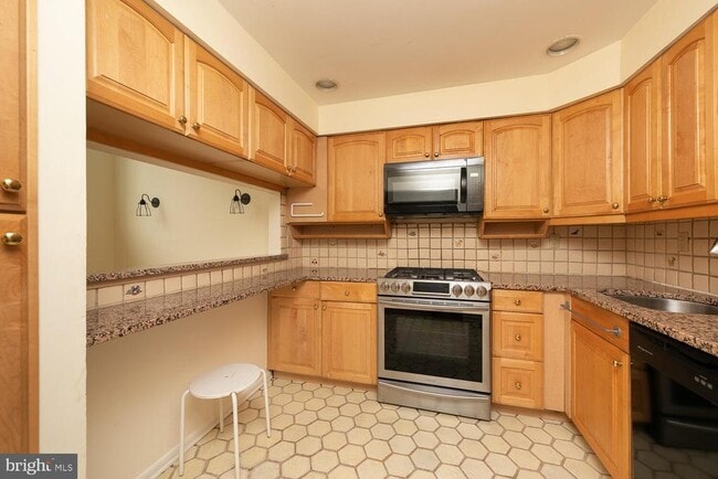 Photo - 821 Lombard St