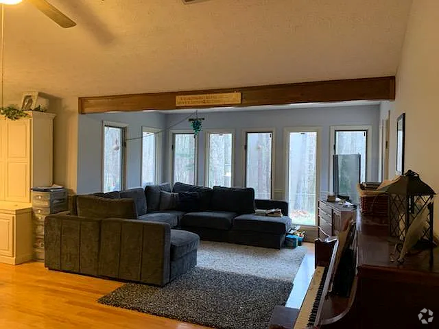 Building Photo - 7032 Lynch Rd Rental