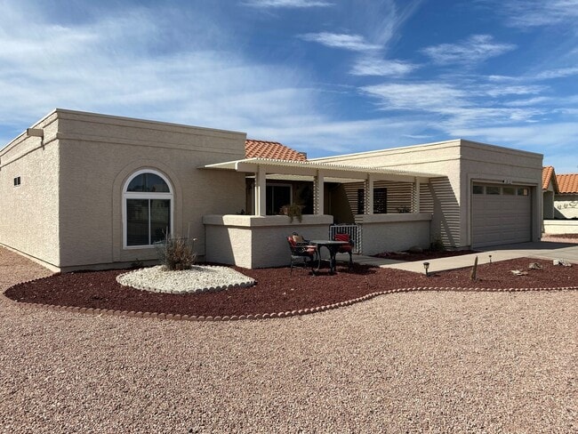 Building Photo - High end, professionally decorated, single level 3 BR home with furnished screened porch in Leis...