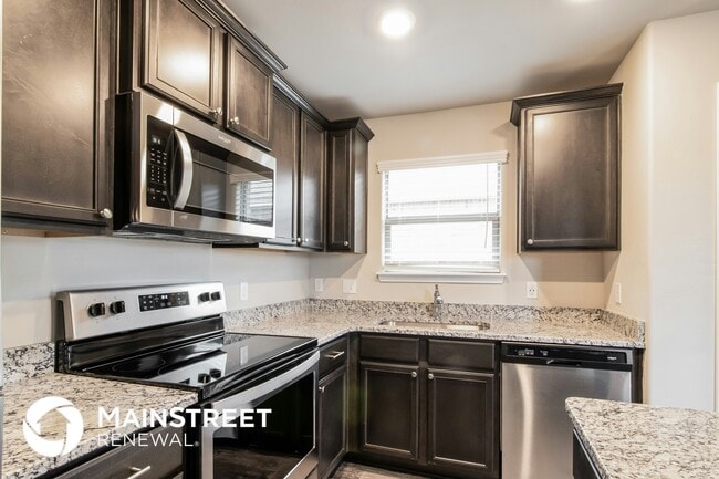 Photo - 921 NW 6th St