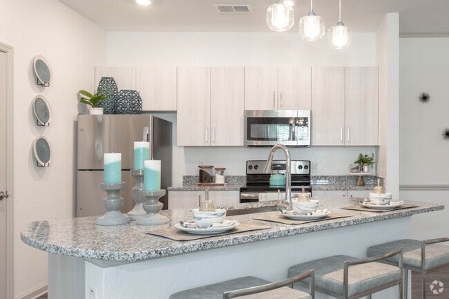 The Shoreline w/Garage 1273sqft