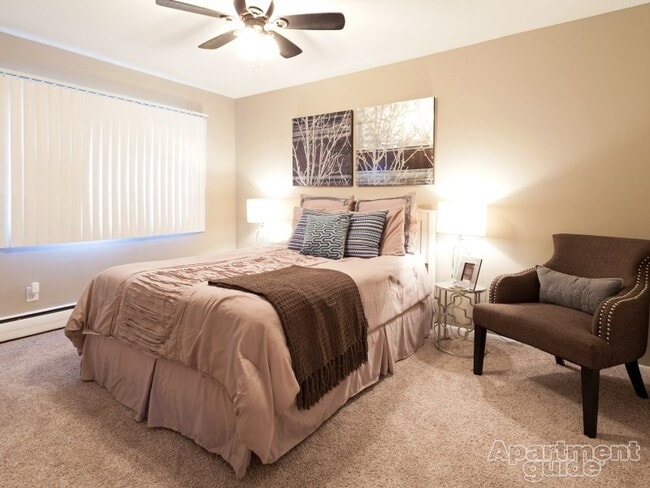 Photo - Riverwalk Apartments