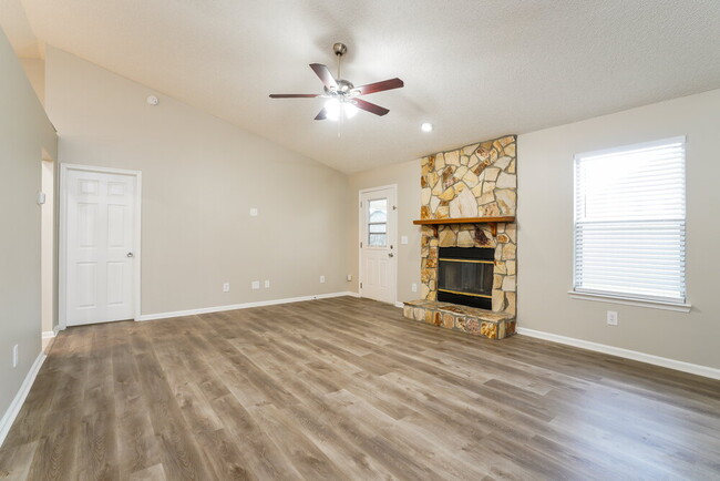 Photo - 3298 Deerfield Pointe Dr