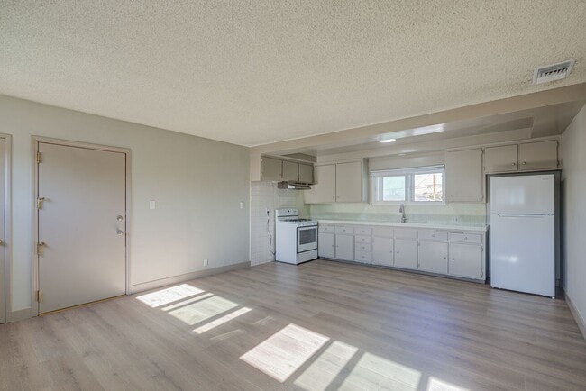 Photo - Spruce Ave Residences Unidad 304 1/2