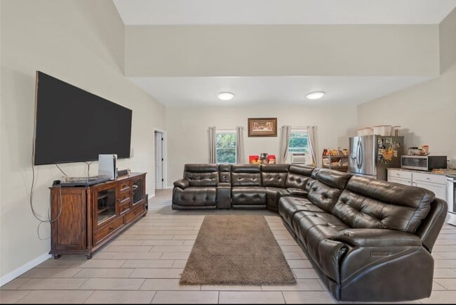 Photo - 1571 Highland Park Way