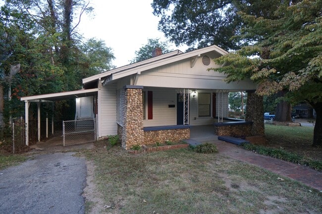 Photo - 1194 Birmingham St