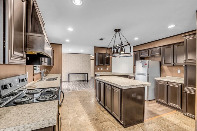 Photo - 15158 Schank Rd