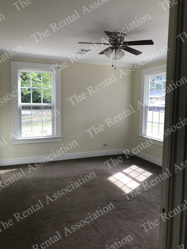 Photo - 1202 N McGuire Ave