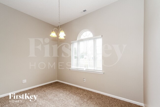 Photo - 164 Silver Birch Ln