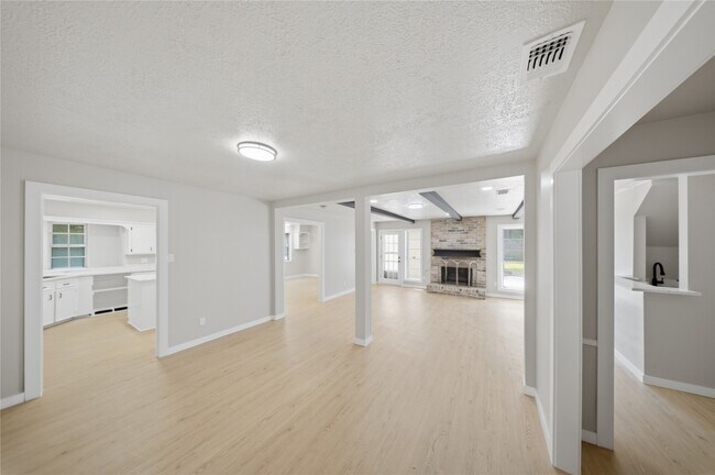13903 Charlynn Oaks Dr