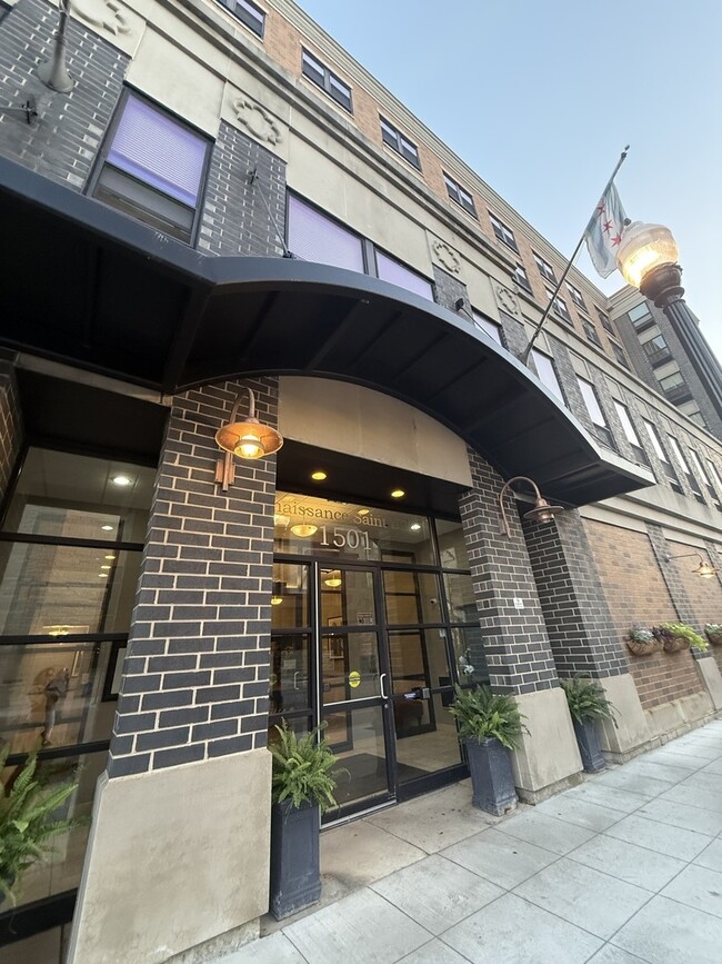 Photo - 1501 W Belmont Ave Unit 201