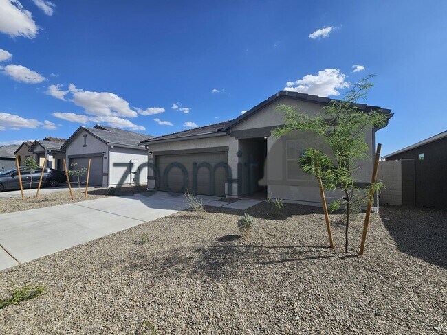 Photo - BEAUTIFUL HOME 4 BEDROOMS 3 BATHS!