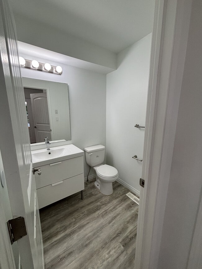 Photo - 12525-12577 77 St NW Unit 12525 - Main