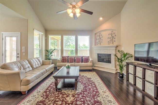 Photo - 26335 Cedar Pine Dr