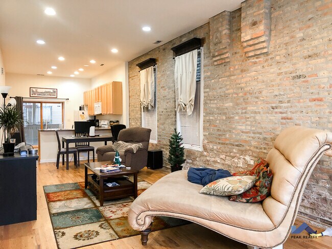 Photo - 2016 W Wabansia Ave Unit 1F