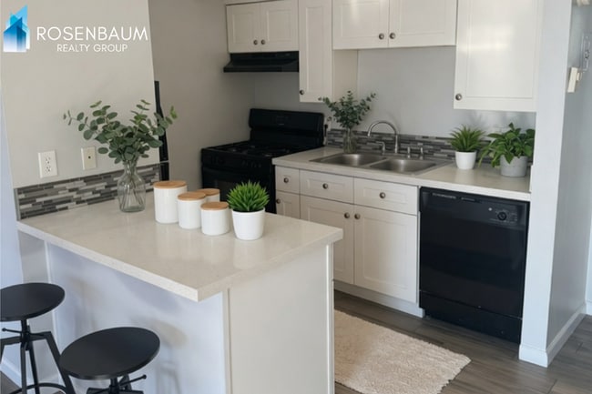 Photo - 6320 N 16th St Unidad 208