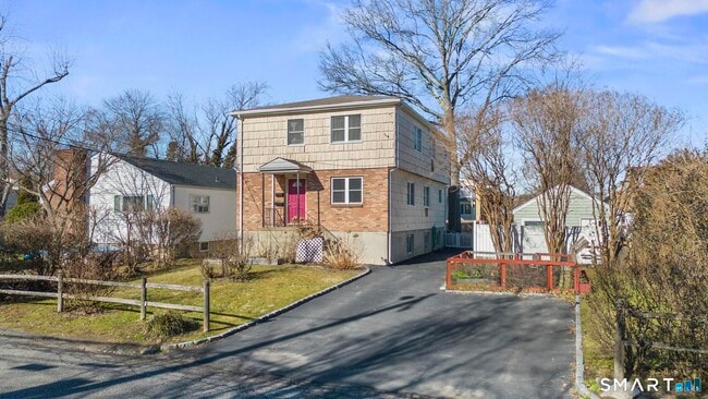 Building Photo - 110 Burwood Ave Unit 2