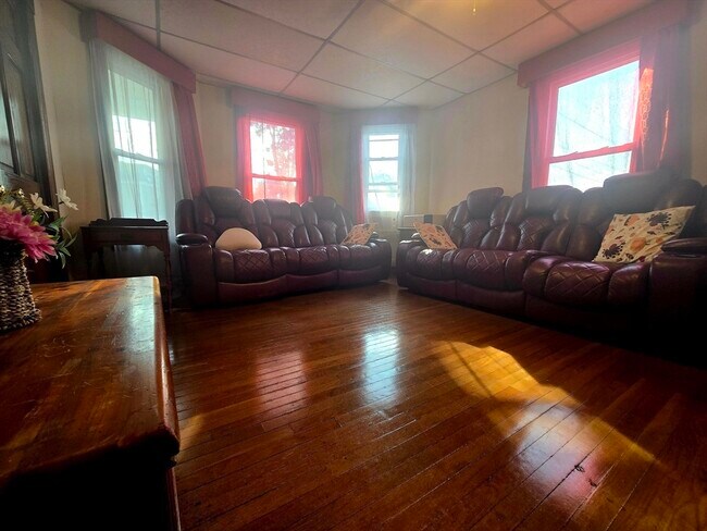 Photo - 57 Wardwell Ave Unit 1
