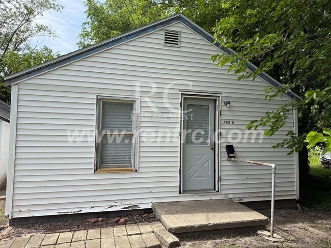 Building Photo - 1206.5 Robinson-