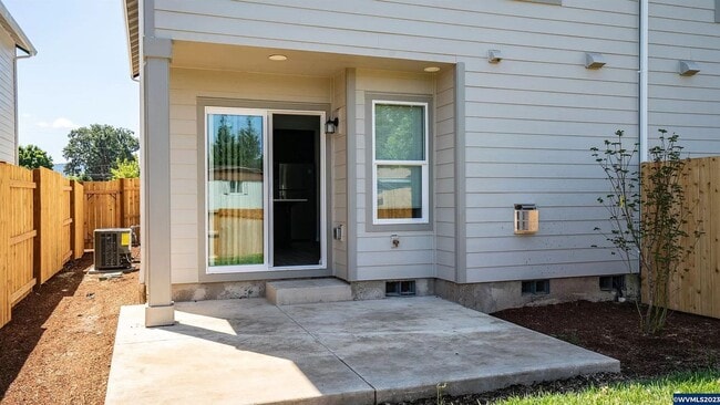 Photo - Newly Built 3 Bed / 3 Bath Duplex! $500 Amazon Gift Card! First 1.5 Month's Rent Is Free!