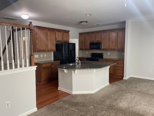 Photo - 2585 Maple Leaf Terrace